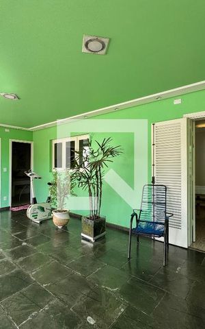 Casa para alugar com 500m², 4 quartos e 5 vagas Casa para alugar com 500m², 4 quartos e 5 vagasVaranda