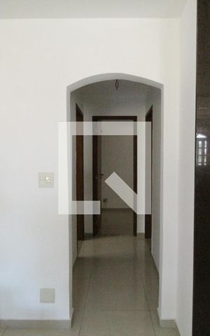 Casa de condomínio à venda com 204m², 4 quartos e 2 vagasSala 1 - Corredor