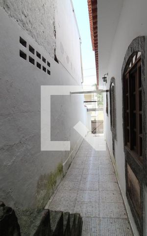 Casa de condomínio à venda com 204m², 4 quartos e 2 vagasLateral da casa
