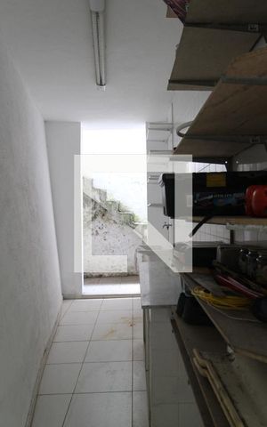 Casa de condomínio à venda com 204m², 4 quartos e 2 vagasÁrea de serviço