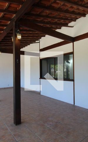 Casa de condomínio à venda com 204m², 4 quartos e 2 vagasVaranda