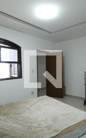 Casa de condomínio à venda com 204m², 4 quartos e 2 vagasSuíte