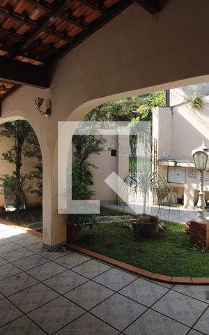 Casa à venda com 334m², 3 quartos e 4 vagasGaragem