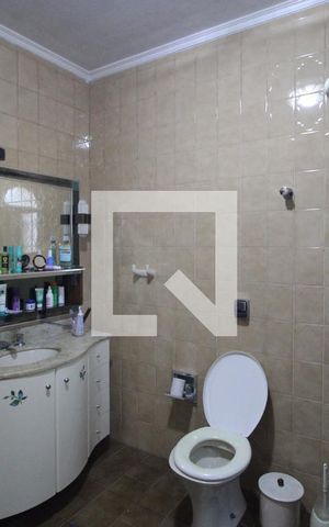 Casa à venda com 334m², 3 quartos e 4 vagasBanheiro comum