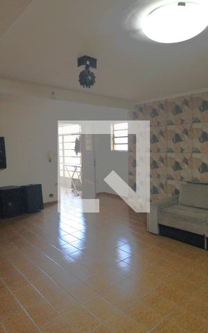 Casa à venda com 334m², 3 quartos e 4 vagasPorão