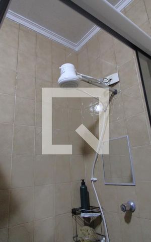 Casa à venda com 334m², 3 quartos e 4 vagasChuveiro banheiro da suíte