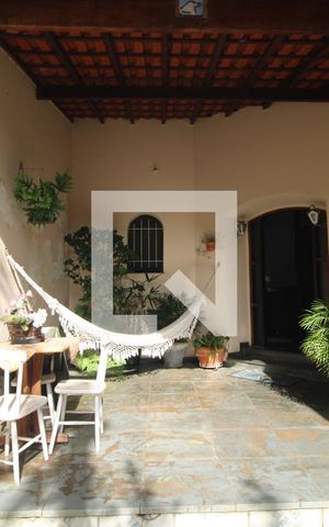 Casa à venda com 334m², 3 quartos e 4 vagasEntrada