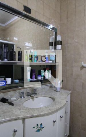 Casa à venda com 334m², 3 quartos e 4 vagasPia banheiro comum