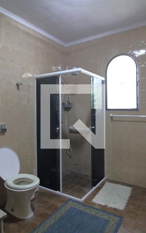 Casa à venda com 334m², 3 quartos e 4 vagasBanheiro comum