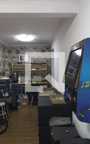 Casa à venda com 334m², 3 quartos e 4 vagasPorão
