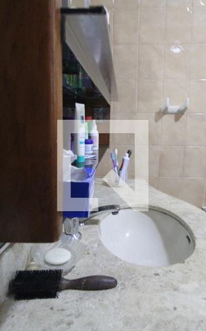 Casa à venda com 334m², 3 quartos e 4 vagasPia banheiro comum