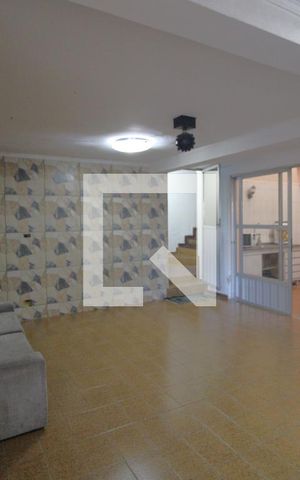 Casa à venda com 334m², 3 quartos e 4 vagasPorão