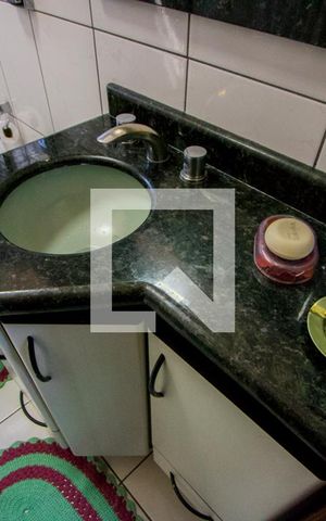 Casa à venda com 350m², 4 quartos e 3 vagas Casa à venda com 350m², 4 quartos e 3 vagasBanheiro do quarto 1