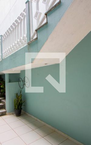 Casa à venda com 350m², 4 quartos e 3 vagas Casa à venda com 350m², 4 quartos e 3 vagasCorredor - Externo