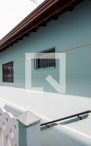 Casa à venda com 350m², 4 quartos e 3 vagas Casa à venda com 350m², 4 quartos e 3 vagasCorredor - Externo