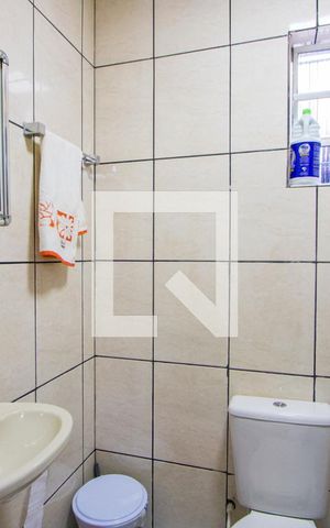 Casa à venda com 350m², 4 quartos e 3 vagas Casa à venda com 350m², 4 quartos e 3 vagasBanheiro de serviço