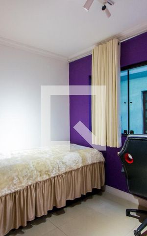 Casa à venda com 350m², 4 quartos e 3 vagas Casa à venda com 350m², 4 quartos e 3 vagasQuarto 4