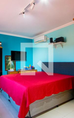 Casa à venda com 350m², 4 quartos e 3 vagas Casa à venda com 350m², 4 quartos e 3 vagasQuarto 1 - Suíte