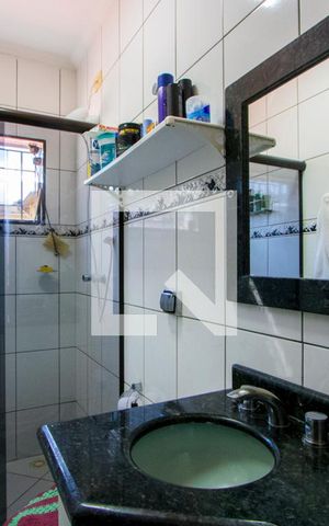 Casa à venda com 350m², 4 quartos e 3 vagas Casa à venda com 350m², 4 quartos e 3 vagasBanheiro do quarto 1