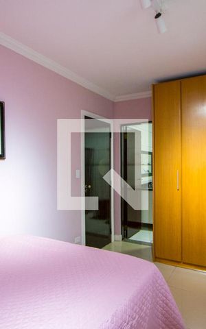 Casa à venda com 350m², 4 quartos e 3 vagas Casa à venda com 350m², 4 quartos e 3 vagasQuarto 2 - Suíte