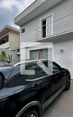 Casa para alugar com 250m², 4 quartos e 3 vagas Casa para alugar com 250m², 4 quartos e 3 vagasGaragem
