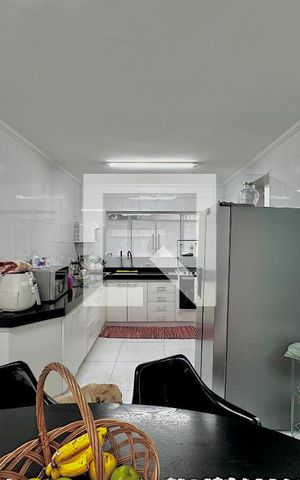 Casa para alugar com 250m², 4 quartos e 3 vagas Casa para alugar com 250m², 4 quartos e 3 vagasCozinha