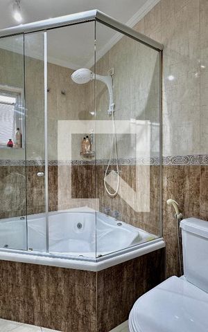 Casa para alugar com 250m², 4 quartos e 3 vagas Casa para alugar com 250m², 4 quartos e 3 vagasBanheiro Suíte 1