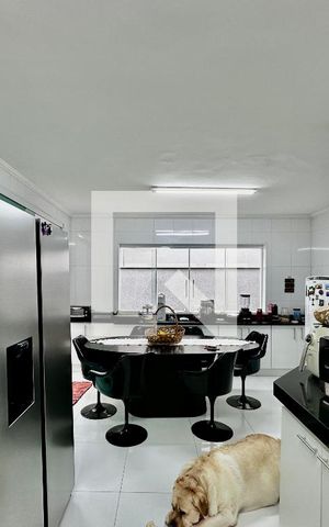 Casa para alugar com 250m², 4 quartos e 3 vagas Casa para alugar com 250m², 4 quartos e 3 vagasCozinha