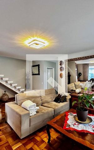 Casa para alugar com 250m², 4 quartos e 3 vagas Casa para alugar com 250m², 4 quartos e 3 vagasSala