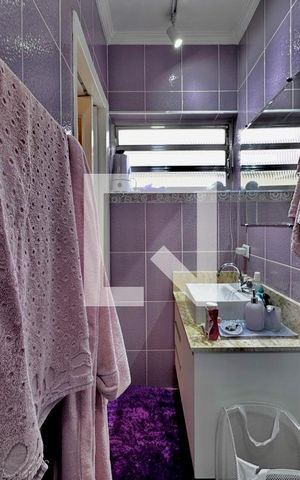Casa para alugar com 250m², 4 quartos e 3 vagas Casa para alugar com 250m², 4 quartos e 3 vagasBanheiro Suíte 3