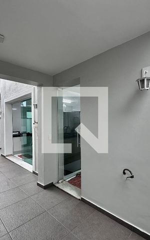 Casa para alugar com 250m², 4 quartos e 3 vagas Casa para alugar com 250m², 4 quartos e 3 vagasQuintal