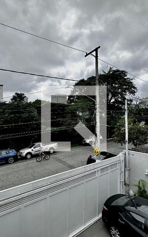 Casa para alugar com 250m², 4 quartos e 3 vagas Casa para alugar com 250m², 4 quartos e 3 vagasVista Suíte 2 e 3