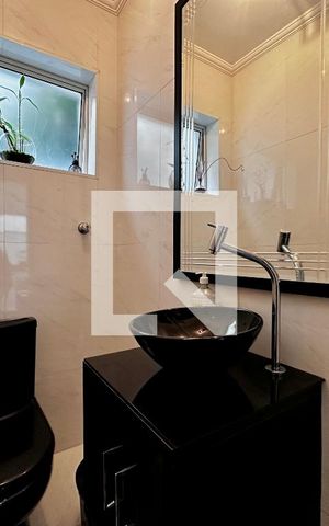 Casa para alugar com 250m², 4 quartos e 3 vagas Casa para alugar com 250m², 4 quartos e 3 vagasLavabo