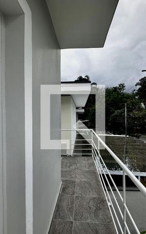 Casa para alugar com 250m², 4 quartos e 3 vagas Casa para alugar com 250m², 4 quartos e 3 vagasSacada Suíte 2 e 3