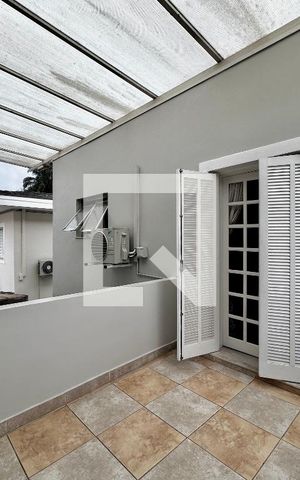 Casa para alugar com 250m², 4 quartos e 3 vagas Casa para alugar com 250m², 4 quartos e 3 vagasSacada superior