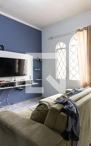 Casa à venda com 250m², 5 quartos e 2 vagas Casa à venda com 250m², 5 quartos e 2 vagasSala da Casa 3