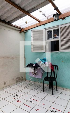 Casa à venda com 250m², 5 quartos e 2 vagas Casa à venda com 250m², 5 quartos e 2 vagasQuintal/Área da Churrasqueira da Casa 2