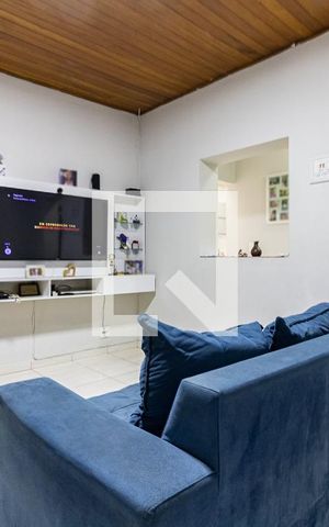 Casa à venda com 250m², 5 quartos e 2 vagas Casa à venda com 250m², 5 quartos e 2 vagasSala da Casa 2