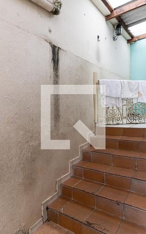 Casa à venda com 250m², 5 quartos e 2 vagas Casa à venda com 250m², 5 quartos e 2 vagasEntrada da Casa 2