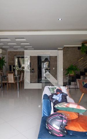 Casa de condomínio à venda com 800m², 5 quartos e 4 vagas Casa de condomínio à venda com 800m², 5 quartos e 4 vagasSala