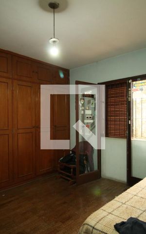 Casa à venda com 285m², 4 quartos e 5 vagasSuíte 2