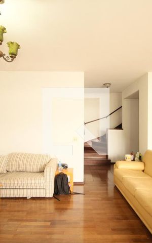Casa à venda com 285m², 4 quartos e 5 vagasSala