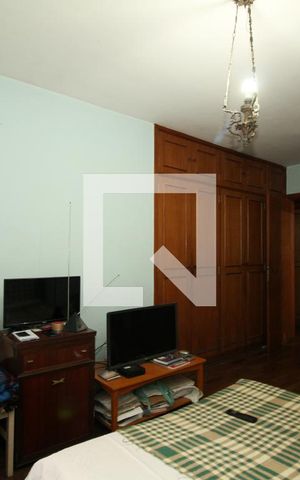 Casa à venda com 285m², 4 quartos e 5 vagasSuíte 1