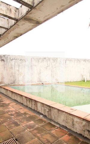 Casa à venda com 285m², 4 quartos e 5 vagasPiscina