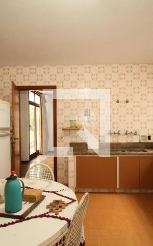 Casa à venda com 285m², 4 quartos e 5 vagasCozinha