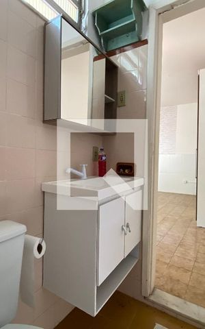 Casa à venda com 40m², 1 quarto e 1 vaga Casa à venda com 40m², 1 quarto e 1 vagaBanheiro