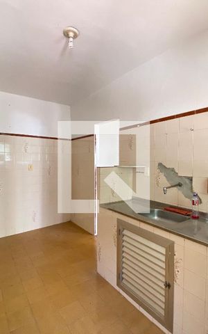 Casa à venda com 40m², 1 quarto e 1 vaga Casa à venda com 40m², 1 quarto e 1 vagaCozinha