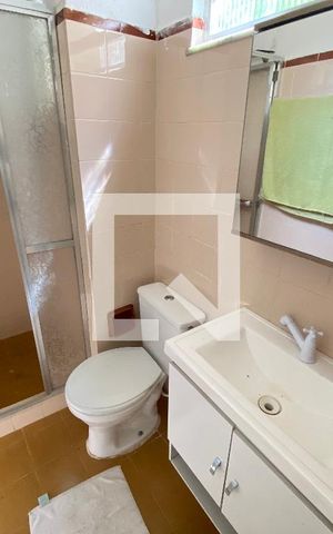 Casa à venda com 40m², 1 quarto e 1 vaga Casa à venda com 40m², 1 quarto e 1 vagaBanheiro