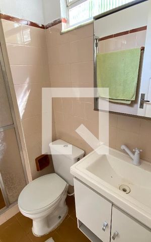 Casa à venda com 40m², 1 quarto e 1 vaga Casa à venda com 40m², 1 quarto e 1 vagaBanheiro