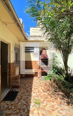 Casa à venda com 40m², 1 quarto e 1 vaga Casa à venda com 40m², 1 quarto e 1 vagaFrente